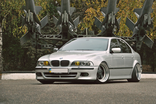 590047 (a): :1680x1116